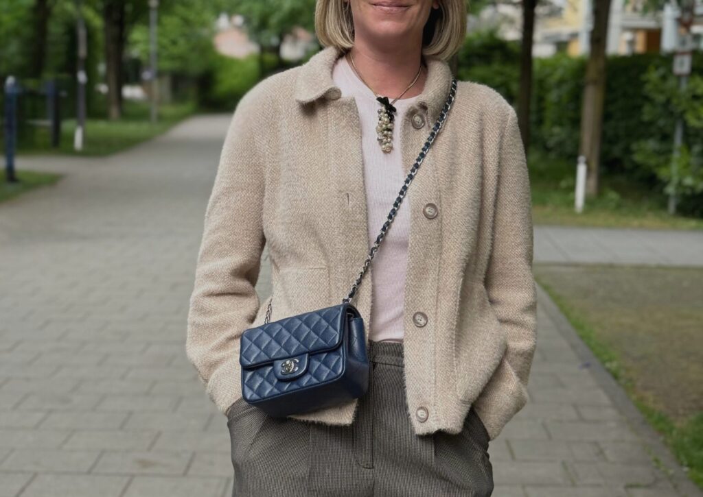 Clutch and Macarons Chanel